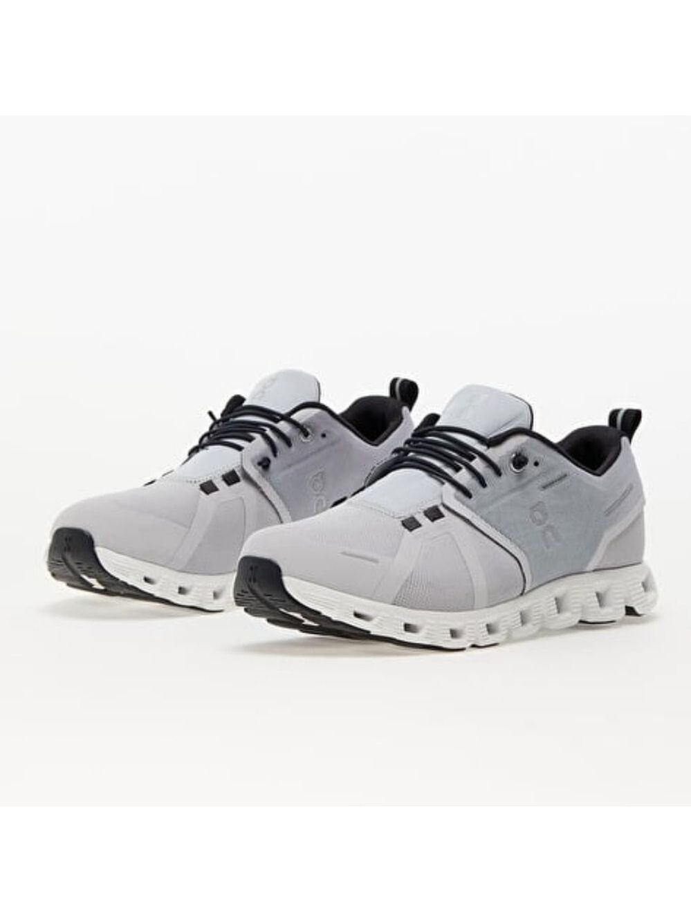 On M Cloud 5 Waterproof Sneakers